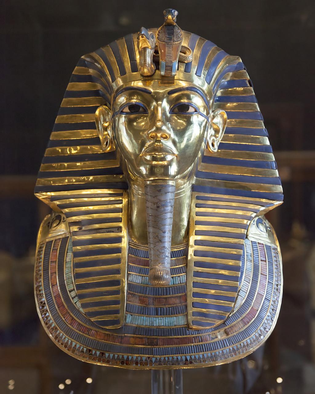 Maldição da múmia egípcia, Tutankhamon e a maldição, Misteriosas mortes no Egito, Faraós e lendas egípcias, Egiptologia e mortes enigmáticas, Howard Carter e Lord Carnarvon, Supertição e arqueologia no Egito, Teorias sobre a maldição, Enigmas do Rei Tutankhamon, Morte e o Egito Antigo, Investigação sobrenatural, Eventos misteriosos no Cairo, Lendas do Antigo Egito, Causas das mortes inexplicáveis, Múmia e tragédias, Sobreviventes da maldição da múmia, Histórias misteriosas do Egito, Ocorrências sobrenaturais no túmulo, Enigmas da egiptologia, O legado de Tutankhamon e sua maldição.