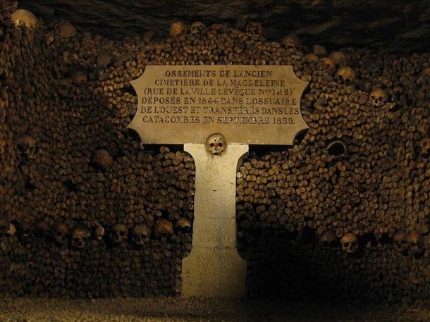 Aventura nas Catacumbas de Paris, Histórias Macabras das Catacumbas de Paris, Descobrindo os Mistérios das Profundezas Subterrâneas de Paris, O Submundo das Catacumbas de Paris, Exploração das Catacumbas de Paris, Segredos Obscuros nas Entranhas de Paris, Paris Subterrânea, Caminhando nas Trevas das Catacumbas de Paris, No Coração das Catacumbas de Paris, Sobrevivendo às Catacumbas de Paris.