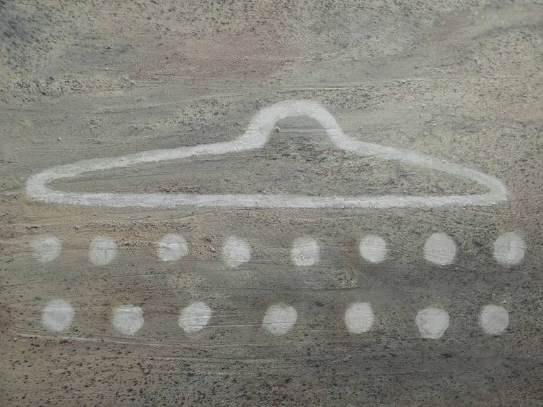 Representações extraterrestres em arte rupestre, Códigos ancestrais de comunicação cósmica, Encontros intergalácticos na pré-história, Petroglifos e suas similitudes globais, Mensagens gravadas em pedra por antigos alienígenas, Tecnologia avançada em pinturas rupestres, Desvendando símbolos misteriosos da ufologia, Artefatos extraterrestres em pinturas rupestres, Significados simbólicos nas pinturas antigas, Mitos e crenças espirituais ligados a alienígenas, Evolução da ufologia e estudos arqueológicos, Simbolismo extraterrestre nas culturas antigas, Teorias contemporâneas sobre vida extraterrestre, Impacto cultural das descobertas ufológicas, Astronáutica pré-histórica e tecnologias antigas, Comparação iconográfica de representações alienígenas, Entrevistas etnográficas e tradições orais sobre visitantes estelares, Exploração de narrativas mitológicas de diferentes culturas, Desafios na decifração de símbolos cósmicos, Interseção entre arte rupestre e realidade cósmica.