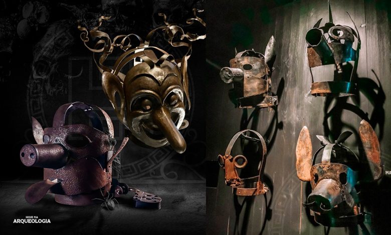 Tortura medieval, Freio de Scold, Branks, Máscaras de vergonha, Instrumentos de tortura, Punição pública, História jurídica, Justiça criminal, Mulheres na Idade Média, Crimes sociais, Freios de repreensão, Crueldade medieval, Punishment devices, Humilhação pública, Museu do Crime Medieval, Castigos medievais, Práticas punitivas, Sociedade medieval, Instrumentos de castigo, Cultura da punição.