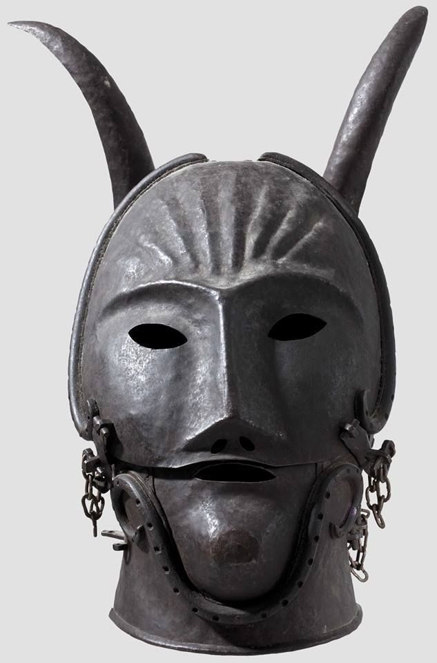 Tortura medieval, Freio de Scold, Branks, Máscaras de vergonha, Instrumentos de tortura, Punição pública, História jurídica, Justiça criminal, Mulheres na Idade Média, Crimes sociais, Freios de repreensão, Crueldade medieval, Punishment devices, Humilhação pública, Museu do Crime Medieval, Castigos medievais, Práticas punitivas, Sociedade medieval, Instrumentos de castigo, Cultura da punição.