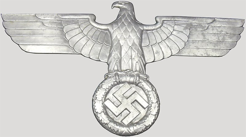 Origens da suástica, Significado original da suástica, Suástica pré-nazista, Significado cultural da suástica, Suástica e simbolismo religioso, Suástica e tradições ancestrais, Suástica e sua história milenar, Suástica e suas interpretações diversas, Suástica na mitologia e folclore, Suástica e sua presença global, Suástica além da associação nazista, Suástica como símbolo de auspiciosidade, Suástica como símbolo de prosperidade, Suástica e suas variações culturais, Suástica e seu uso contemporâneo, Suástica e suas implicações sociais, Suástica e seu resgate histórico, Suástica e suas representações diversas, Suástica e sua interpretação moderna, Suástica e suas conotações positivas, Suástica e sua relevância cultural, Suástica e o debate sobre seu significado.