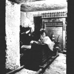 Câmara funerária de Tutancâmon, Fotos remasterizadas em cores de Tutancâmon, Descoberta da tumba de Tutancâmon, Arqueologia egípcia em cores, Howard Carter e a tumba de Tutancâmon, Escavações no Vale dos Reis, Relíquias de Tutancâmon em cores, Exploração da tumba de Tutancâmon, Descobertas arqueológicas em cores, Artefatos de Tutancâmon restaurados, Detalhes da tumba de Tutancâmon, História de Tutancâmon em imagens, Tecnologia de remasterização em arqueologia, Preservação digital de relíquias egípcias, Tutancâmon e seus tesouros em cores, Expedição de Howard Carter em fotos, Revelações arqueológicas em cores, Antiguidades egípcias restauradas, Tutancâmon reimaginado em fotografias, Explorando a câmara funerária de Tutancâmon em detalhes